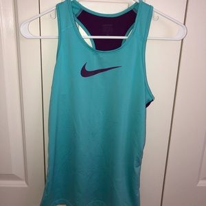Women’s Nike workout top